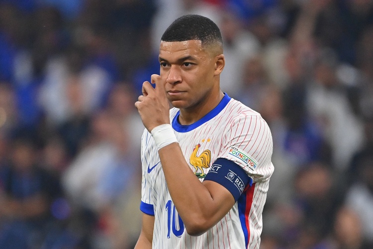 kaiyun sport-姆巴佩：在法国队射手榜上超越亨利的感觉很美妙，但前面还有吉鲁