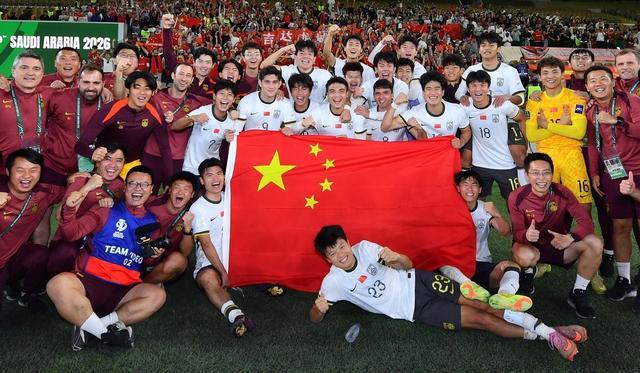 开云-北青：安东尼奥在队风队纪方面很严，备战期间禁止球员点外卖