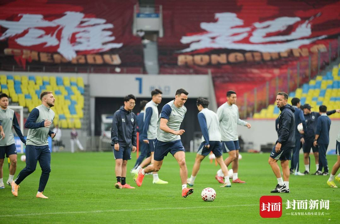 开云-重回凤凰山“战旧主”！成都蓉城前队长周定洋：这对我来说非常特别|中超|成都蓉城足球俱乐部|比赛|球队|球迷_新浪新闻