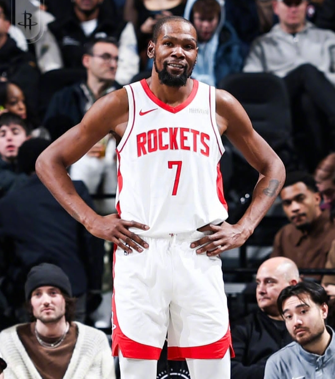 恩比德三双马克西36+10，杜兰特空砍36分+干扰绝杀，76人力克火箭