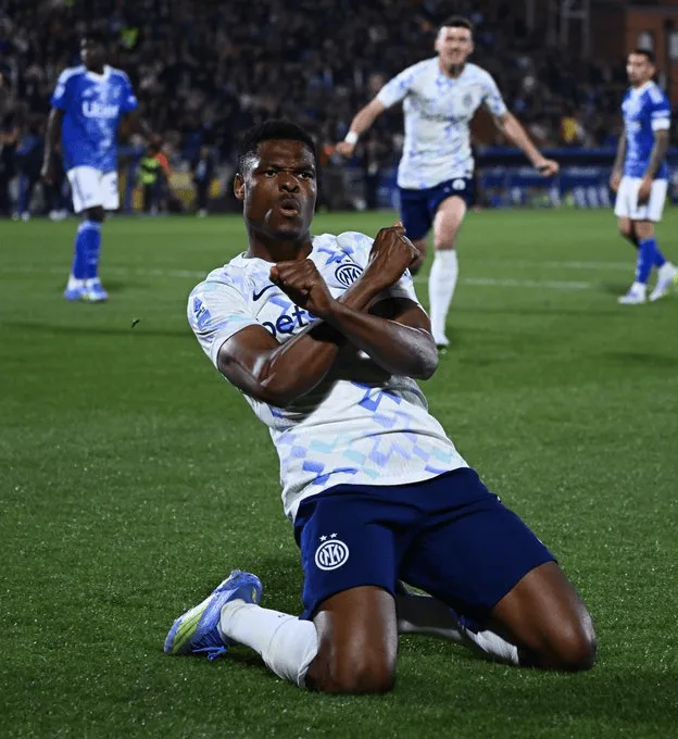 开云-科莫3-4国际米兰全场数据：射门24-7，绝对机会4-0